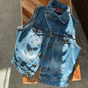 Western jean vest. Small size, women’s
